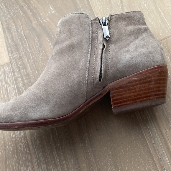 Sam Edelman Petty Suede Ankle Booties in Putty Womens Size 8.5 - Picture 9 of 10